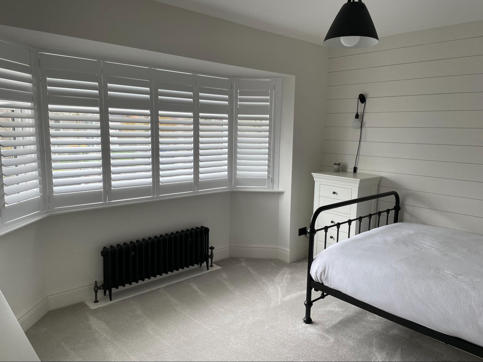 Gorgeous grey guest room by @hannahshumblehouse