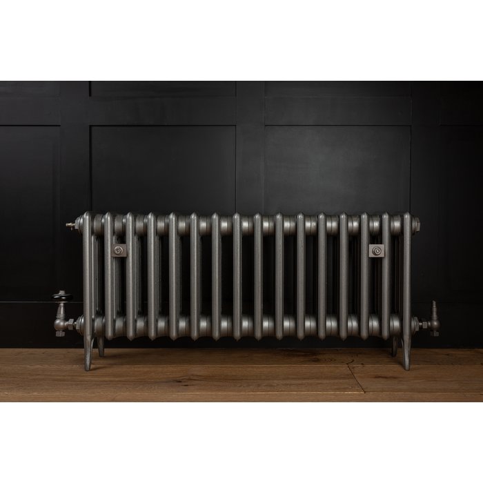 Traditional Victorian 4 Column 460mm Cast Iron Radiator 16 Sections GM w/ Gun Metal Accessories (CDC-460-16-GMGM-BUND)