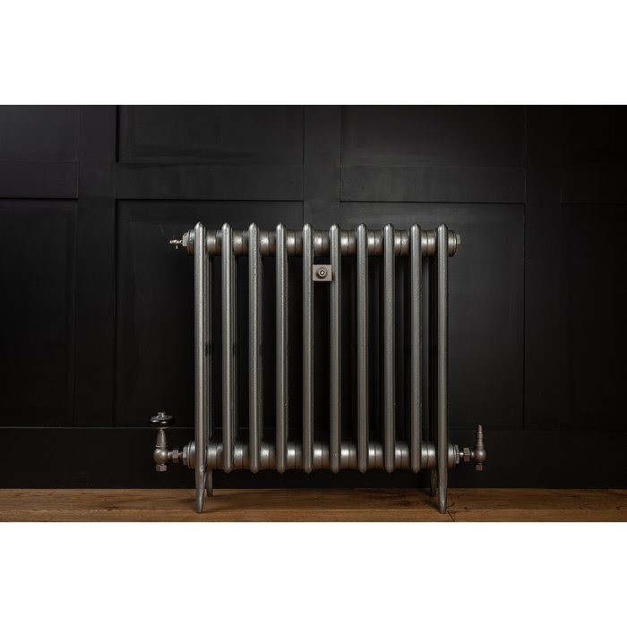 Traditional Victorian 4 Column 660mm Cast Iron Radiator 10 Sections GM w/ Gun Metal Accessories (CDC-660-10-GMGM-BUND)