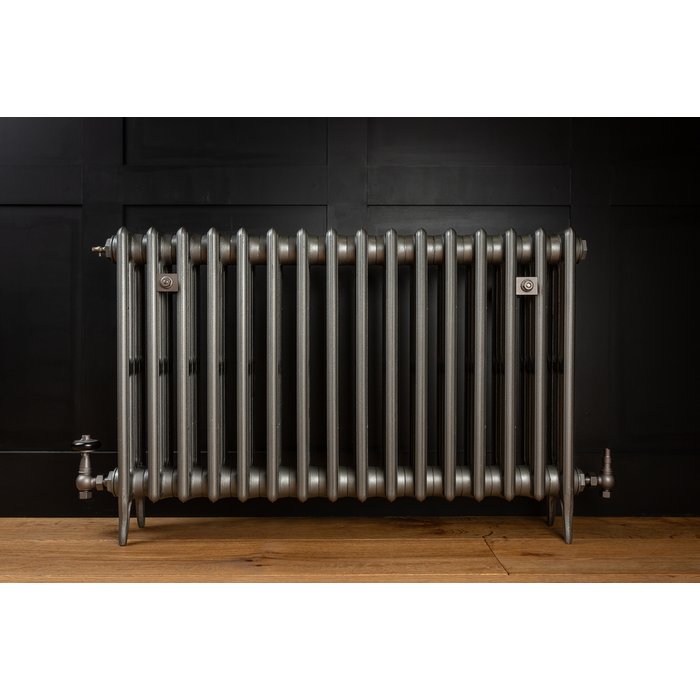 Traditional Victorian 4 Column 660mm Cast Iron Radiator 16 Sections GM w/ Gun Metal Accessories (CDC-660-16-GMGM-BUND)